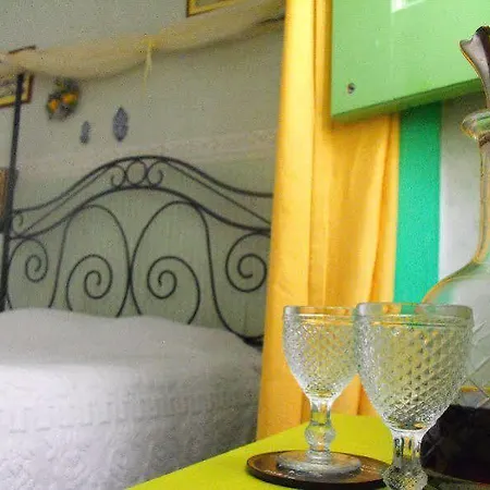 Bed & Breakfast Casa Pombal 2*
